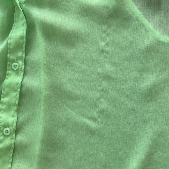 Hollister lime green top. Size M - Picture 4 of 4
